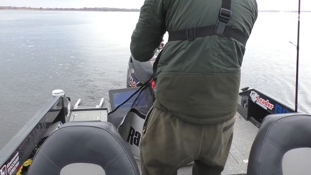 ДА ЛАДНО? Кто живёт в ЭТИХ КОРЯГАХ? Учимся понимать, что показывает эхолот Lowrance