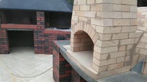 круглая пицца-печь из кирпича