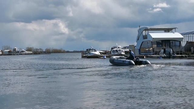 Лодка ПВХ Boatsman BT 400 SK и лодочный мотор Suzuki DF 20 AS