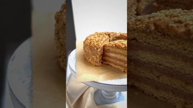 Медовик с шоколадным кремом (рецепт в описании и в комментариях ?)