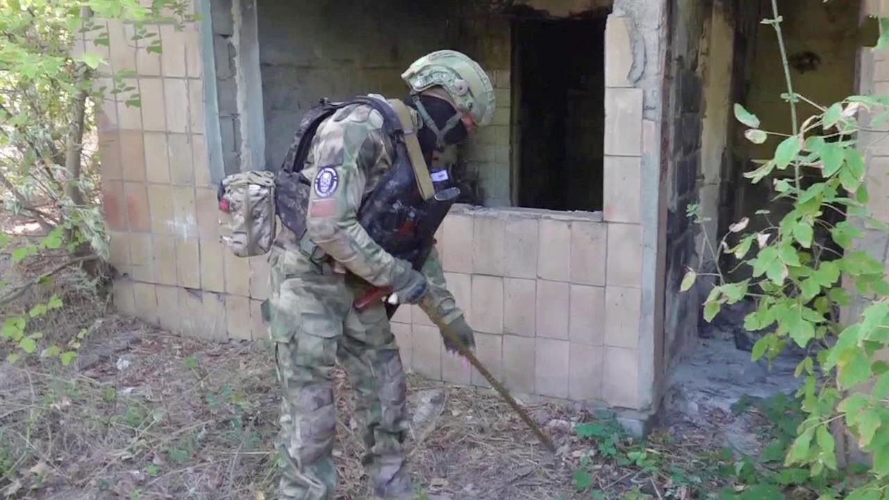 Саперы продолжают осматривать окраины Мариуполя