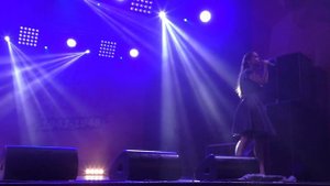 Евгения Отрадная - Уходи и дверь закрой (Парк горького Радио дача 09 05 2019)