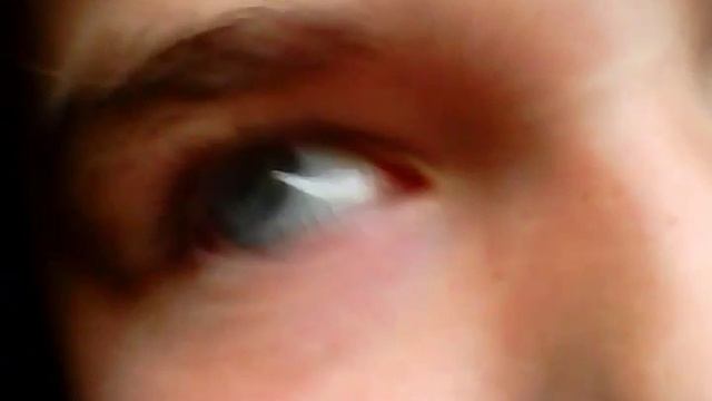 Мой глаз двигается. Ужаас смотреть онлайн