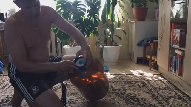 Как открутить пробку у пивной пластиковой кеги без разводного ключа!! смотреть онлайн