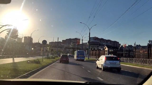 Город Краснодар. Едем на машине по улицам города.