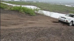 Подъём на вулкан Козельский / Nissan Terrano RR50 / Попытки