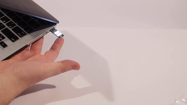 Привет с Китая Сенсорный фонарик смотреть онлайн