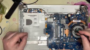 SONY VAIO PCG-71812V(VPCEH3J1R). UPGRADE. Разбор и чистка