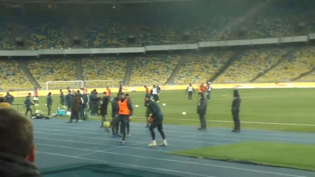 Автограф Евгения Коноплянки на моем мяче!!!))) смотреть онлайн