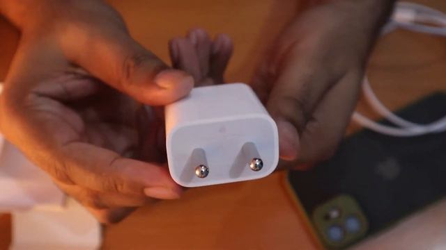 Apple 20W USB-C Power Adapter (for iPhone, iPad & AirPods) - UNBOXING смотреть онлайн