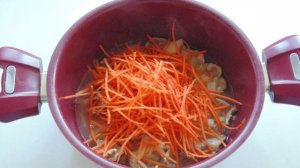 Куриные желудки  с лапшой в подливе