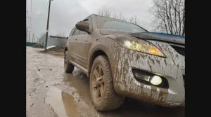 Больше газу! Жажда грязи! Стандартные рамные внедорожники поспорили против лужи!