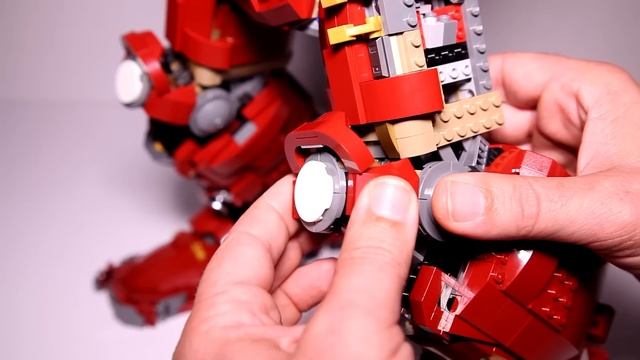 Lego Marvel 76210 Hulkbuster Speed Build with 76206 Iron Man Figure смотреть онлайн