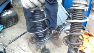 Замена Предних Стоек Амортизатора на Honda FIT