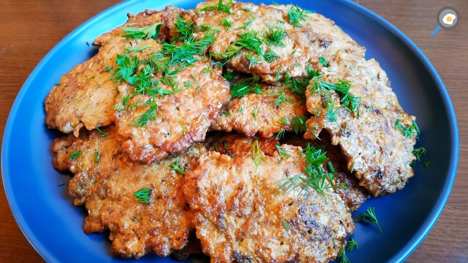 ОЛАДЬИ ИЗ ПЕЧЕНИ ? ВКУСНЫЕ И ОЧЕНЬ НЕЖНЫЕ ПЕЧЕНОЧНЫЕ ОЛАДЬИ ? ПРОСТОЕ В ПРИГОТОВЛЕНИИ БЛЮДО ?.mp4