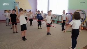 "Дети с палками идут". Комплекс № 10 утренней гимнастики в подготовительной к школе группе