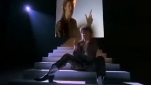Daryl Hall & John Oates - Out Of Touch.mp4