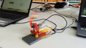 1000023674.mp4 
Веселая карусель из Лего.