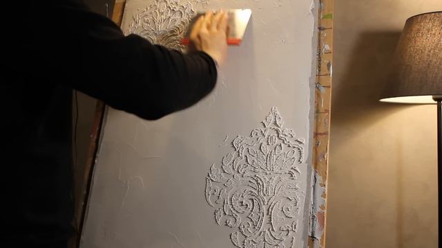 Декоративная штукатурка ТРАФАРЕТ дамасский. Фактура из Decorazza. Шоурум Prodecor.
