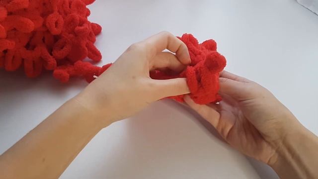 КАК СВЯЗАТЬ НОВОГОДНИЕ ПИНЕТКИ ИЗ ПЛЮШЕВОЙ ПРЯЖИ ALIZE PUFFY. МАСТЕР-КЛАСС. ВЯЖЕМ РУКАМИ смотреть онлайн