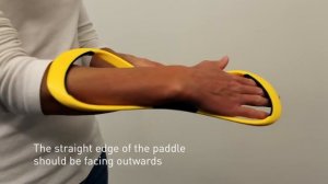 Как надевать восьмерки Finis лопатки для плавания How to put on the Forearm Fulcurm