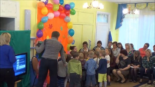 Осень золото роняет смотреть онлайн