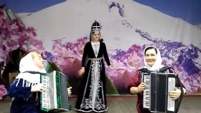👍👍Гармонистки Асият Чеченова и Раузат Озарукова! 🌹🌹🌹🌹🌹Танцует Жамиля Тилова!