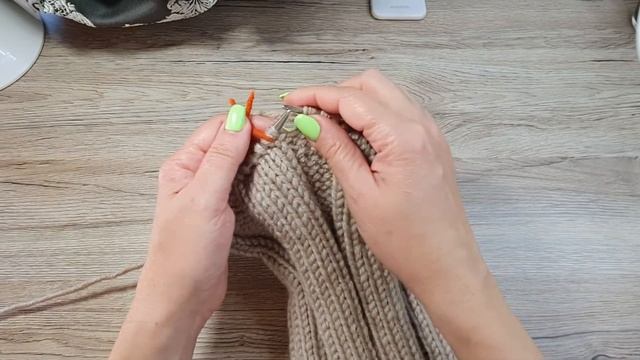 МК Теплая шапка с отворотом и "редкой красоты" макушкой. Пряжа Ализе СуперЛанаМакси.