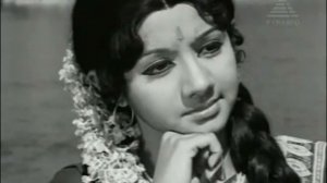 Remembering wise Selvi from "Moondru Mudichu" / 13-летняя Шридеви в фильме "Три узелка"