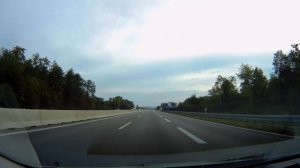 Windgeräusche auf der Autobahn.  Шум в машине при открытых окнах на разных скоростях .