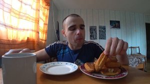 МУКБАНГ/АСМР ПИРОЖНЫЕ/ЭКЛЕР/КОЛЕЧКО ЗАВАРНОЕ/ ПАЛЬЧИКИ со СГУЩЕНКОЙ/и КОФЕ/ОБЖОР/EATING/ASMR/Mukban