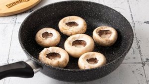 Шампиньоны с творожным сыром и зеленью