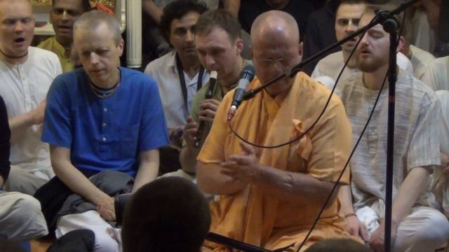 Киртан Е.С. Бхакти Бхринги Говинды Свами - Москва, 16.01.2019 смотреть онлайн