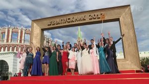 Минувшей ночью по всей стране состоялись выпускные балы