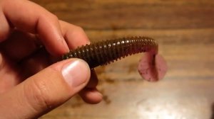 По вашим просьбам #6 - Как правильно одеть приманку на офсетный крючок. Пара хитростей в монтаже.