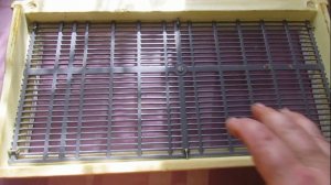 теплая заставная доска в улье, которую можно применить для ограничения яйцекладки матки - часть 1