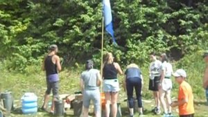 Сплав на катамаране по реке Чусовая. Остановка на обед у  камня "Олений".