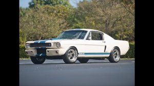 Легендарный автомобиль для городских суперменов - Shelby Mustang GT350.