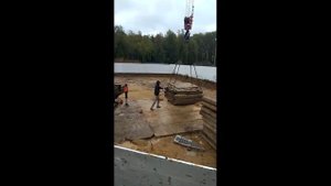 Укладка дорожных плит.