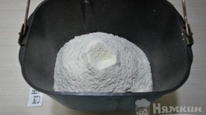 Хлеб на ржаной закваске с вялеными помидорами в хлебопечке