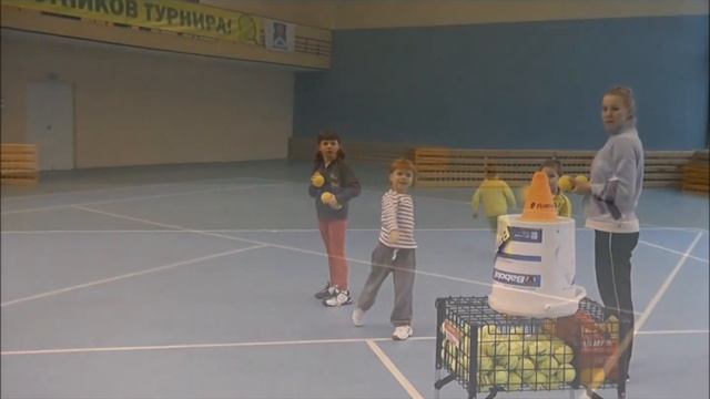 Тренировка детей 5-7 лет в Теннисном Клубе "Вулкан". смотреть онлайн