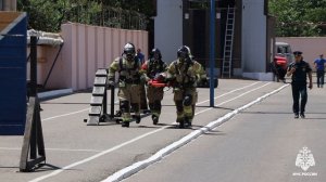 В Махачкале прошли соревнования среди звеньев газодымозащитных служб пожарно-спасательных частей