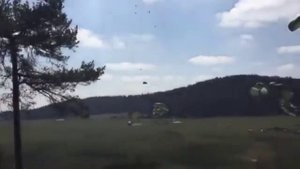 3 Армейских "Хаммеров"  в лепёшку во время десантирования!