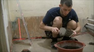Бетонная стяжка в ванной по самодельным маякам