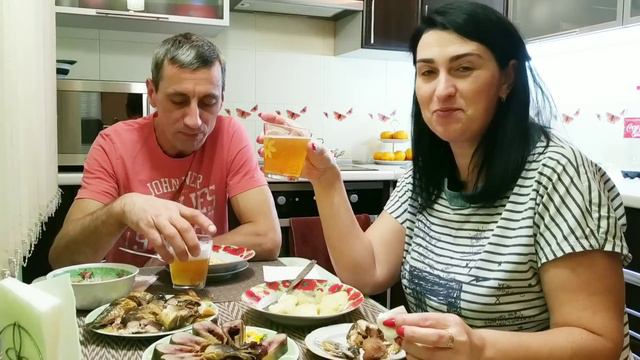 ВЛОГ: Есть повод🥳 Обзор покупок// МУКБАНГ копчёная РЫБКА смотреть онлайн