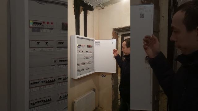 ?QR-код на дверце электрощита и вся информация по щиту в один клик.Фото, видео, проект, схема, смет смотреть онлайн