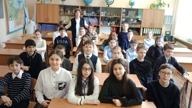 С праздником, дорогие наши мамы, бабушки, наставники и просто милые дамы! Дети 6 "Б" смотреть онлайн