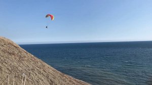 По Крыму пешком.  Орджоникидзе. Параплан раскачивается. Двуякорная бухта