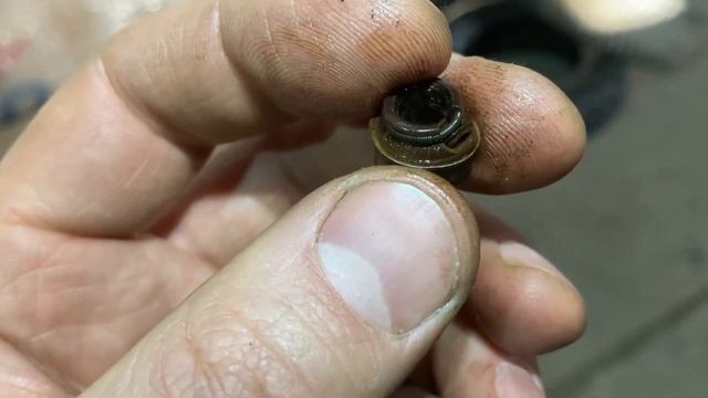 Почему Нива жрет масло? смотреть онлайн