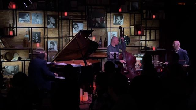 Прелюдия #0 (Why) – Трио Евгения Гречищева – 25.12.21 – джаз-клуб «ЭССЕ» (г.Москва). смотреть онлайн